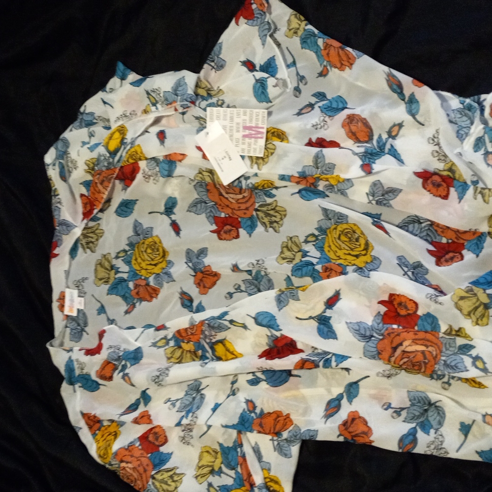 NWT LuLaRoe Shirley chiffon kimono rose pattern Size M